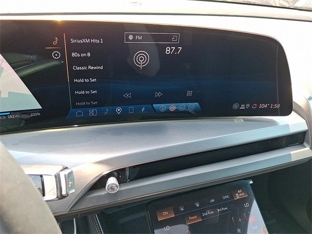 2026 Cadillac VISTIQ Luxury