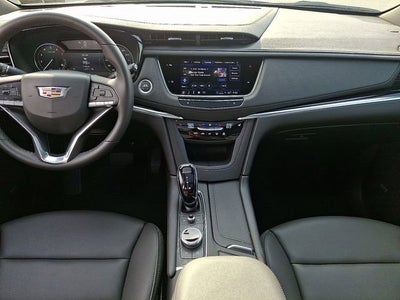 2025 Cadillac XT6 Luxury
